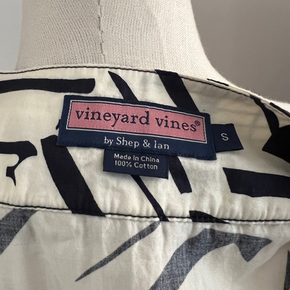 Vineyard Vines banana leaf tunic - Picture 2 of 3